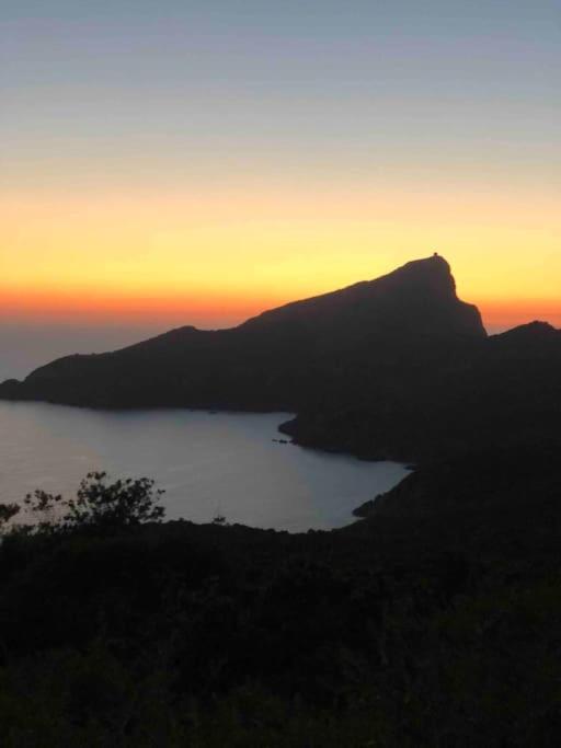 Vignarella Meuble De Tourisme Classe 5 Etoiles Avec Terrasse Piana (Corsica)